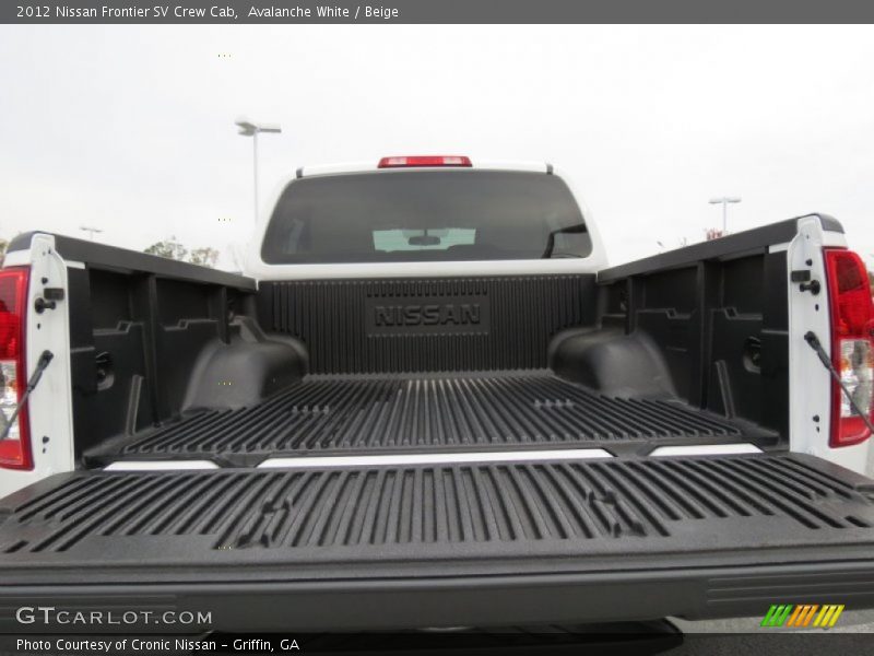Avalanche White / Beige 2012 Nissan Frontier SV Crew Cab