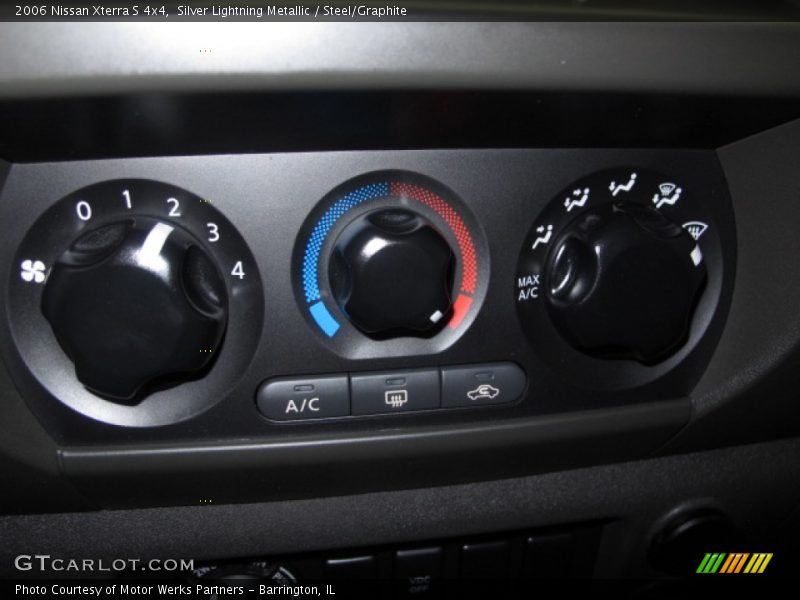 Silver Lightning Metallic / Steel/Graphite 2006 Nissan Xterra S 4x4