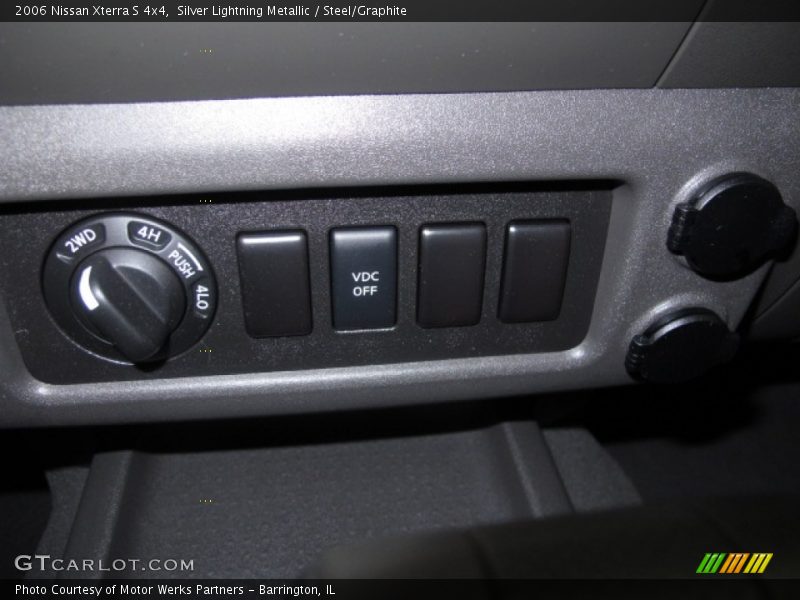 Silver Lightning Metallic / Steel/Graphite 2006 Nissan Xterra S 4x4