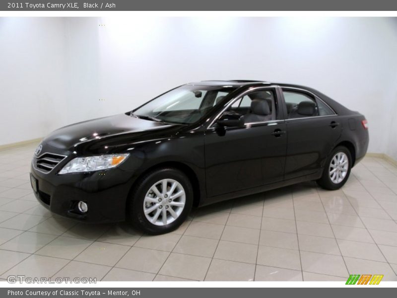 Black / Ash 2011 Toyota Camry XLE