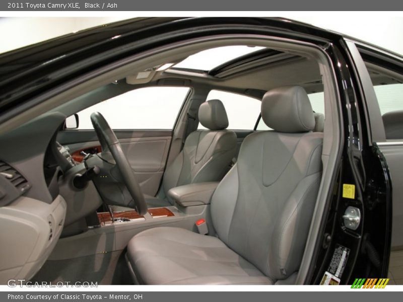 Black / Ash 2011 Toyota Camry XLE