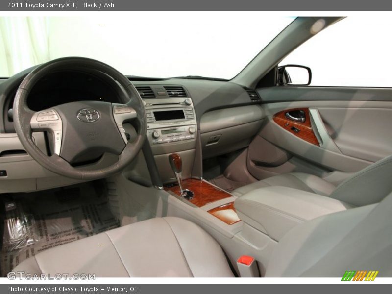 Black / Ash 2011 Toyota Camry XLE