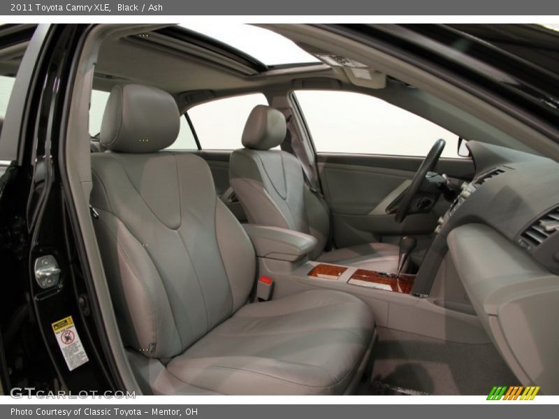 Black / Ash 2011 Toyota Camry XLE