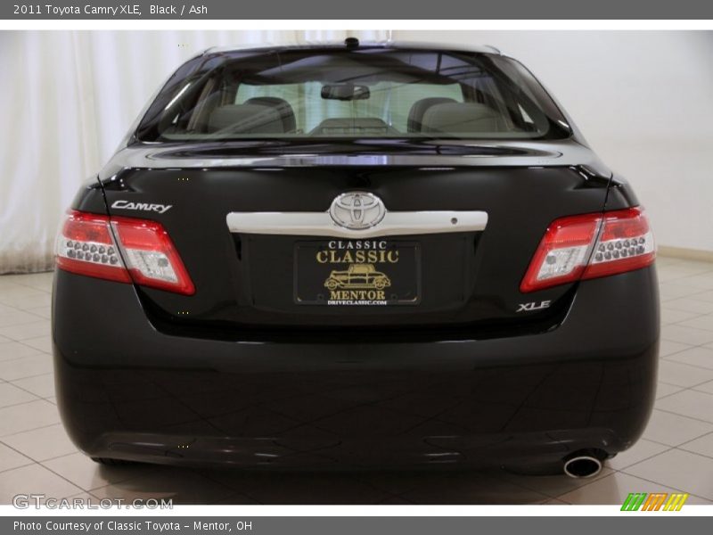 Black / Ash 2011 Toyota Camry XLE