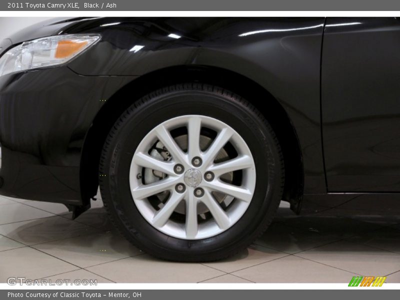 Black / Ash 2011 Toyota Camry XLE
