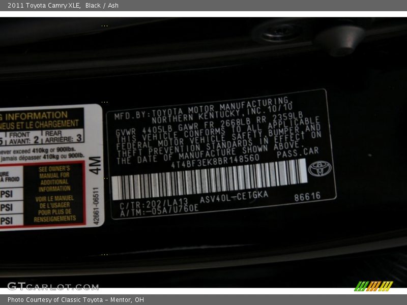 Black / Ash 2011 Toyota Camry XLE