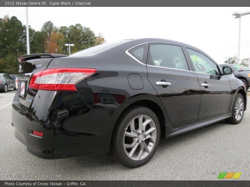 Super Black / Charcoal 2013 Nissan Sentra SR