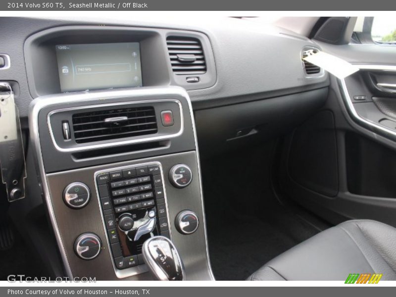 Seashell Metallic / Off Black 2014 Volvo S60 T5