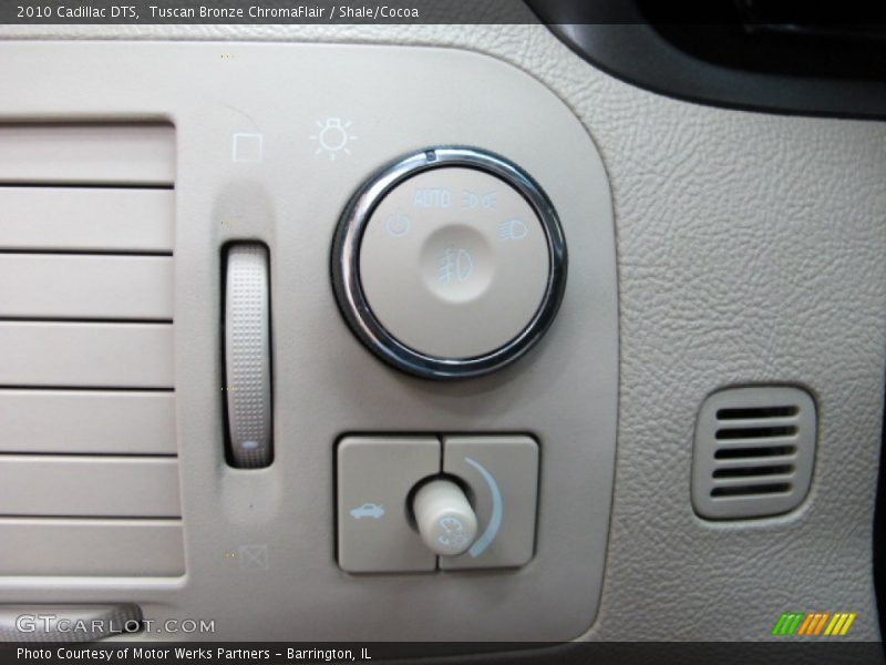 Tuscan Bronze ChromaFlair / Shale/Cocoa 2010 Cadillac DTS