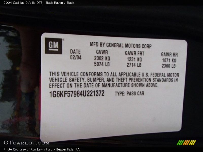 Black Raven / Black 2004 Cadillac DeVille DTS