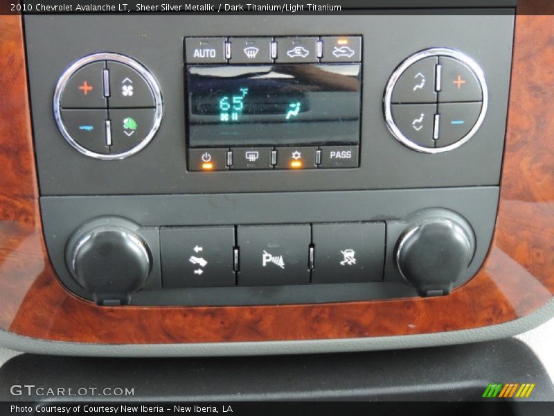 Sheer Silver Metallic / Dark Titanium/Light Titanium 2010 Chevrolet Avalanche LT
