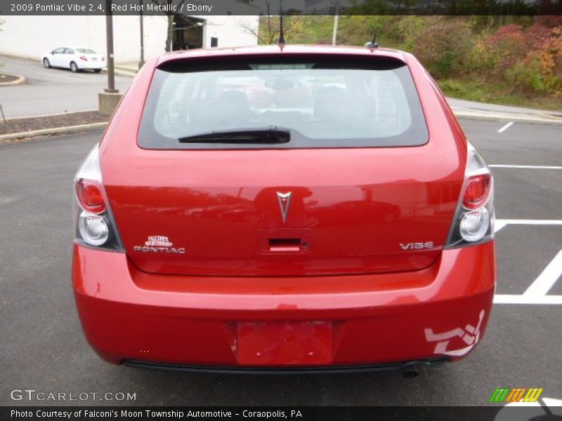 Red Hot Metallic / Ebony 2009 Pontiac Vibe 2.4