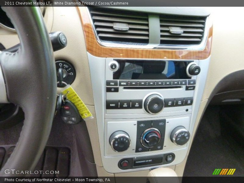 White Diamond Tricoat / Cocoa/Cashmere 2011 Chevrolet Malibu LT