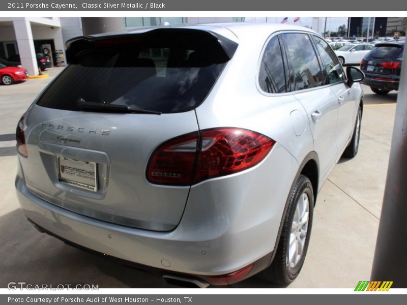 Classic Silver Metallic / Black 2011 Porsche Cayenne