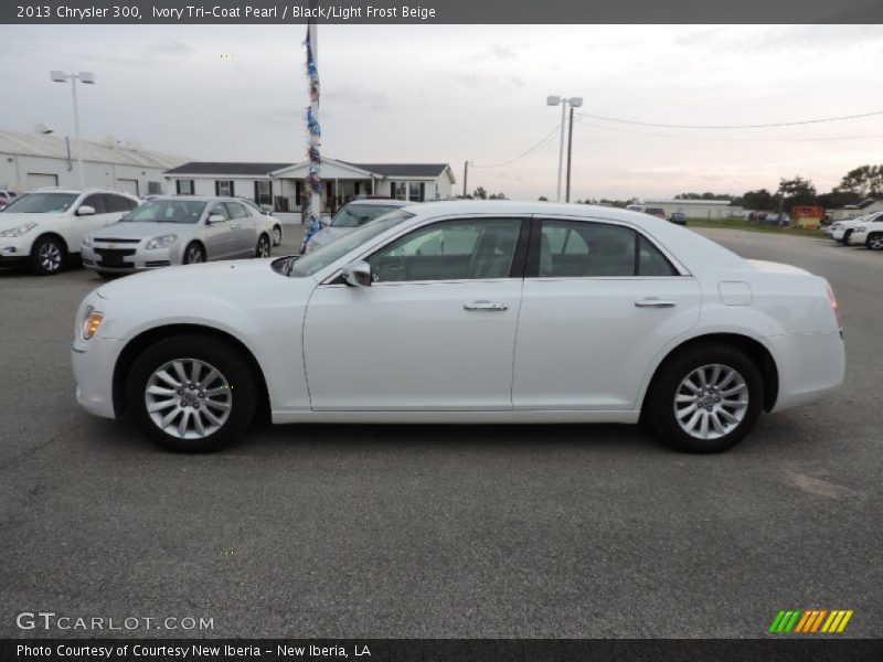 Ivory Tri-Coat Pearl / Black/Light Frost Beige 2013 Chrysler 300
