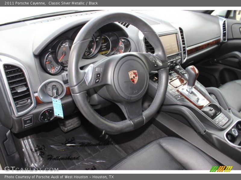Classic Silver Metallic / Black 2011 Porsche Cayenne