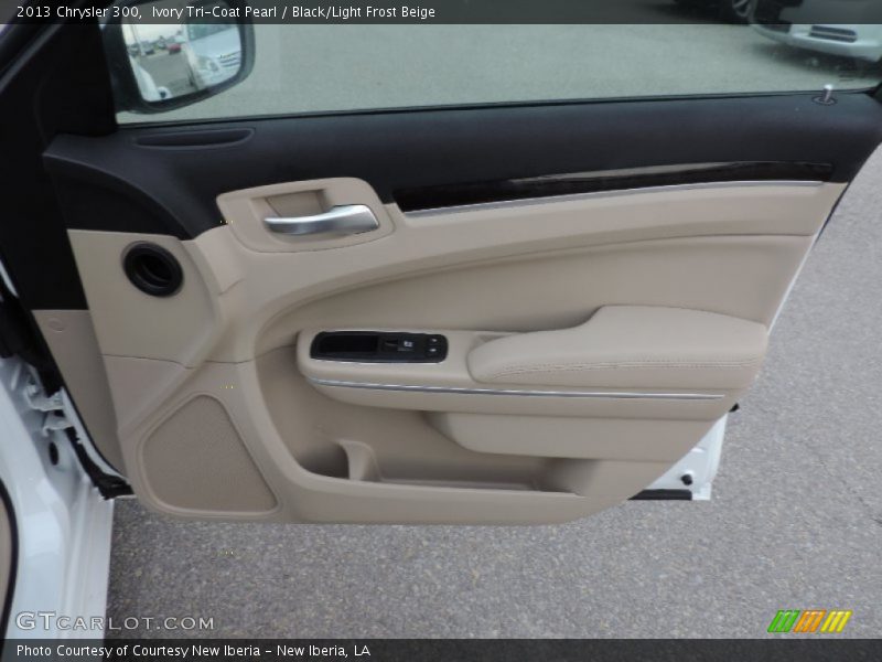 Ivory Tri-Coat Pearl / Black/Light Frost Beige 2013 Chrysler 300