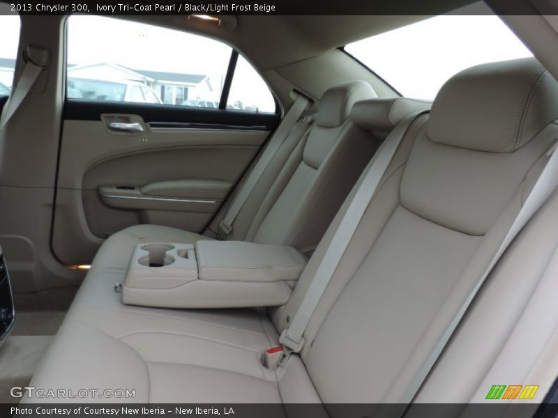 Ivory Tri-Coat Pearl / Black/Light Frost Beige 2013 Chrysler 300