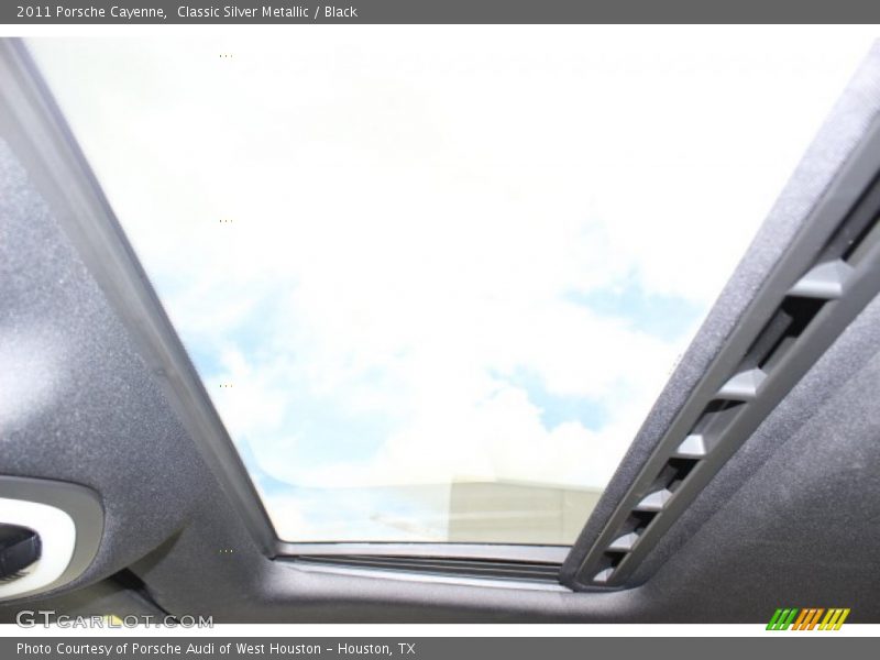 Classic Silver Metallic / Black 2011 Porsche Cayenne