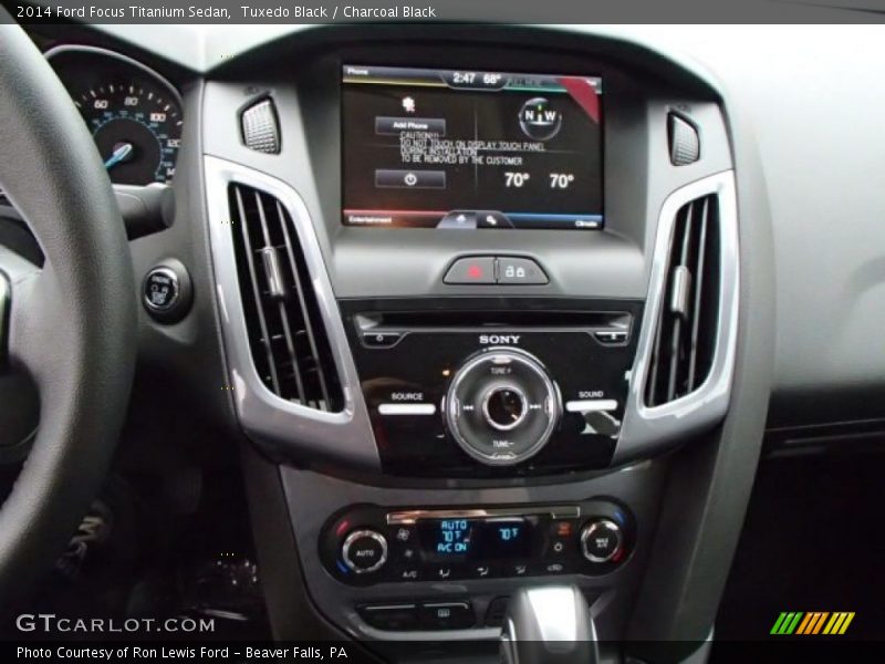 Tuxedo Black / Charcoal Black 2014 Ford Focus Titanium Sedan