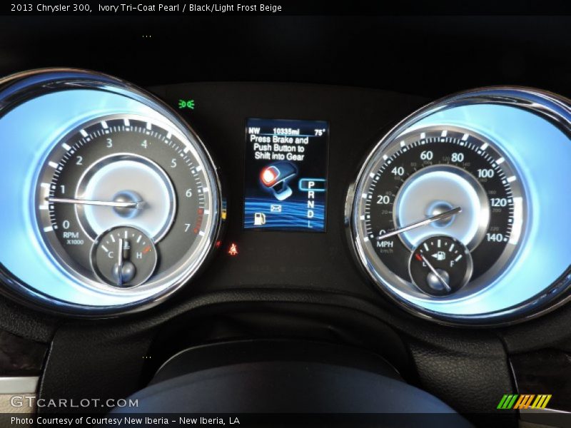 Ivory Tri-Coat Pearl / Black/Light Frost Beige 2013 Chrysler 300
