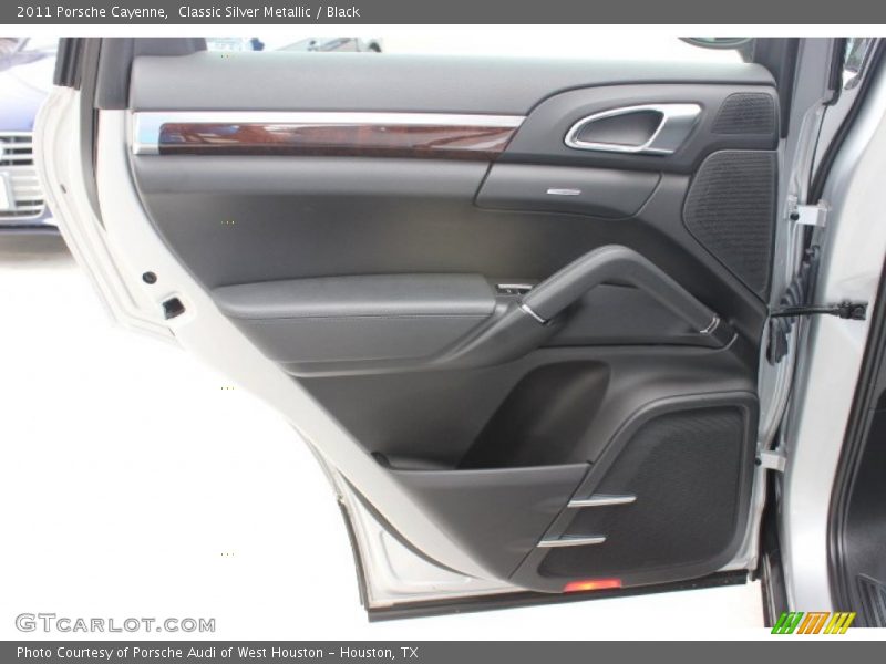Classic Silver Metallic / Black 2011 Porsche Cayenne