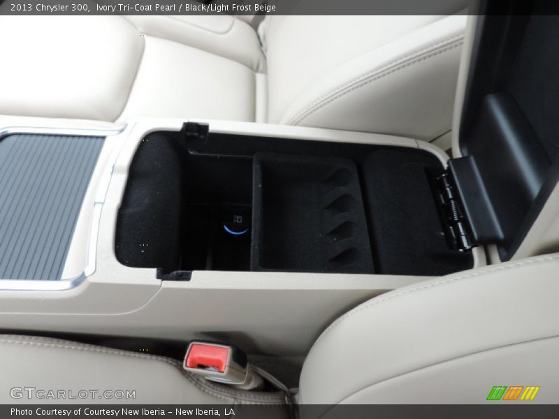 Ivory Tri-Coat Pearl / Black/Light Frost Beige 2013 Chrysler 300