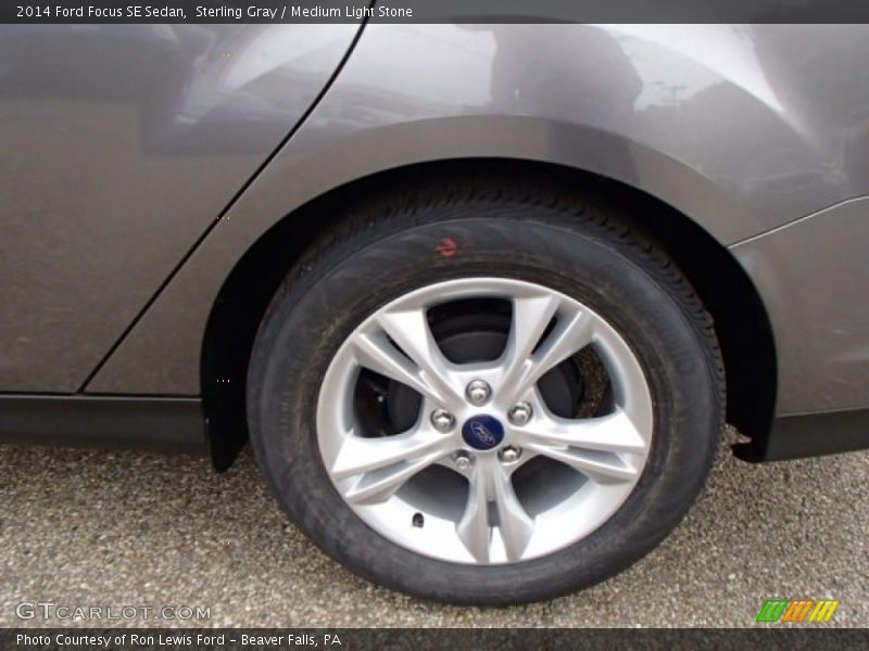 Sterling Gray / Medium Light Stone 2014 Ford Focus SE Sedan
