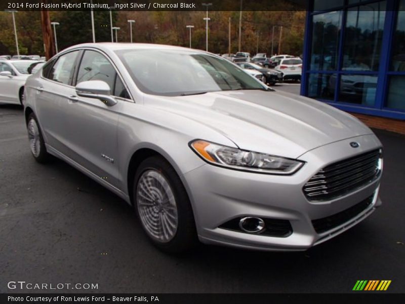 Front 3/4 View of 2014 Fusion Hybrid Titanium