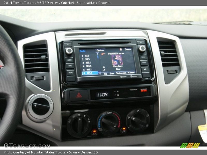 Super White / Graphite 2014 Toyota Tacoma V6 TRD Access Cab 4x4