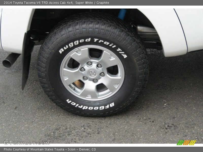 Super White / Graphite 2014 Toyota Tacoma V6 TRD Access Cab 4x4