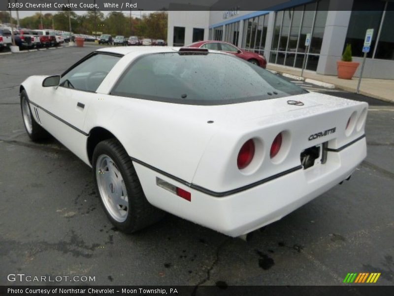White / Red 1989 Chevrolet Corvette Coupe