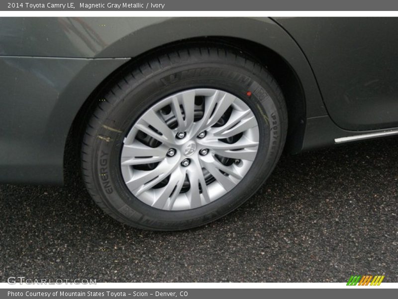 Magnetic Gray Metallic / Ivory 2014 Toyota Camry LE