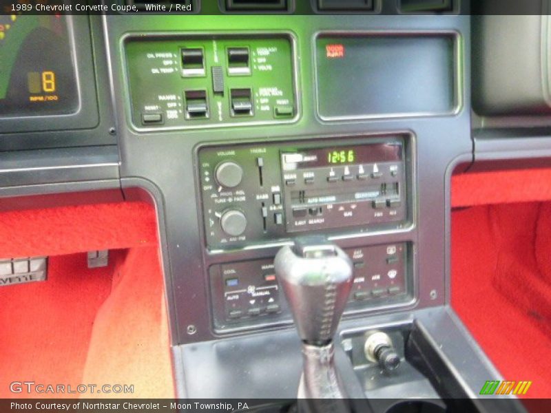 Controls of 1989 Corvette Coupe