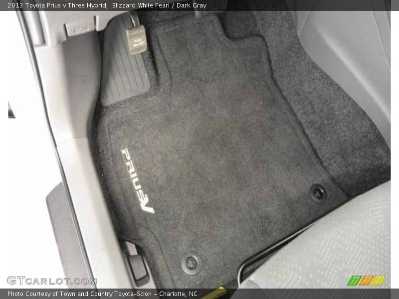 Blizzard White Pearl / Dark Gray 2013 Toyota Prius v Three Hybrid