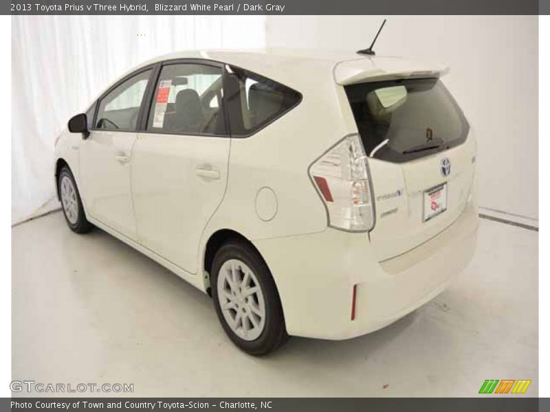 Blizzard White Pearl / Dark Gray 2013 Toyota Prius v Three Hybrid