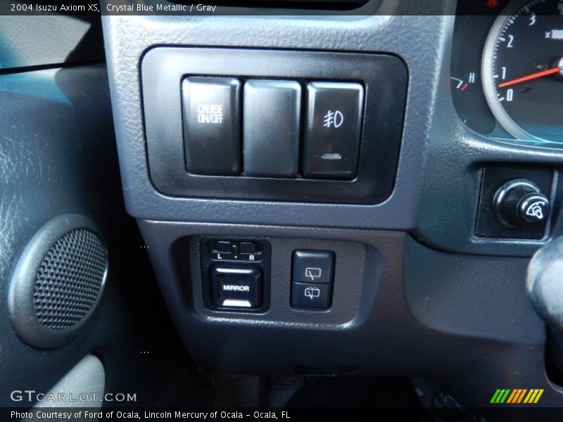 Controls of 2004 Axiom XS