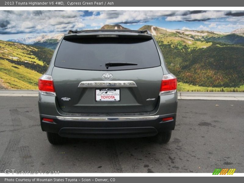 Cypress Green Pearl / Ash 2013 Toyota Highlander V6 4WD