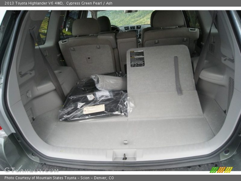 Cypress Green Pearl / Ash 2013 Toyota Highlander V6 4WD