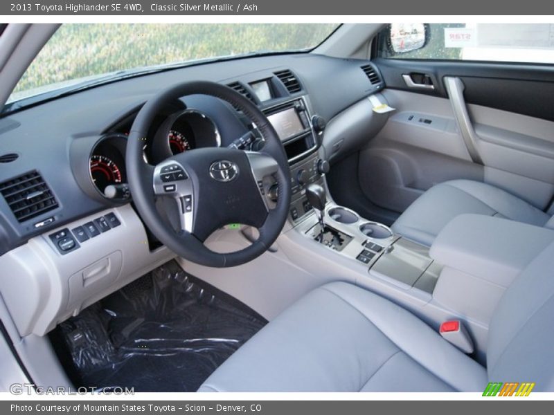 Classic Silver Metallic / Ash 2013 Toyota Highlander SE 4WD