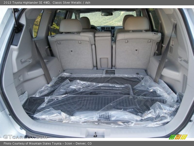 Classic Silver Metallic / Ash 2013 Toyota Highlander SE 4WD