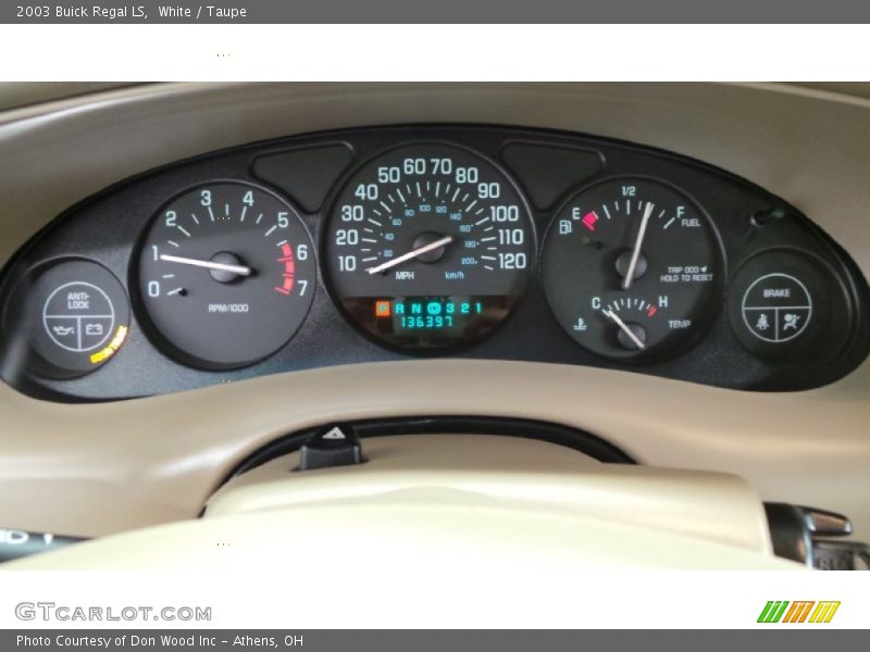 White / Taupe 2003 Buick Regal LS