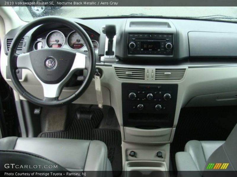 Nocturne Black Metallic / Aero Gray 2010 Volkswagen Routan SE