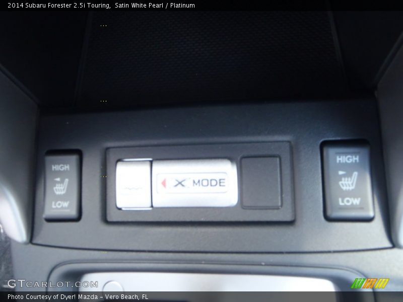 Satin White Pearl / Platinum 2014 Subaru Forester 2.5i Touring