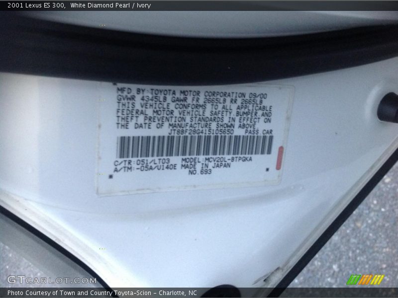 White Diamond Pearl / Ivory 2001 Lexus ES 300