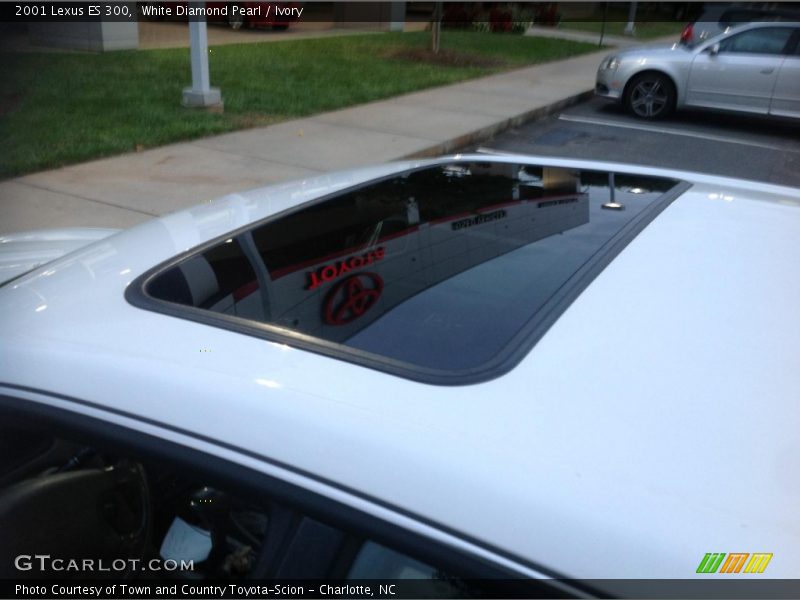 White Diamond Pearl / Ivory 2001 Lexus ES 300