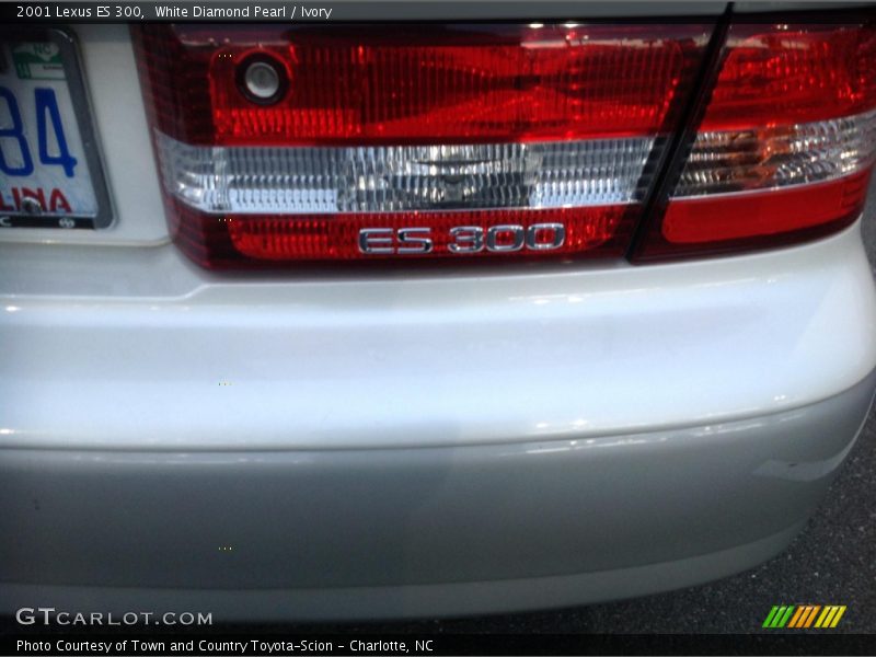 White Diamond Pearl / Ivory 2001 Lexus ES 300