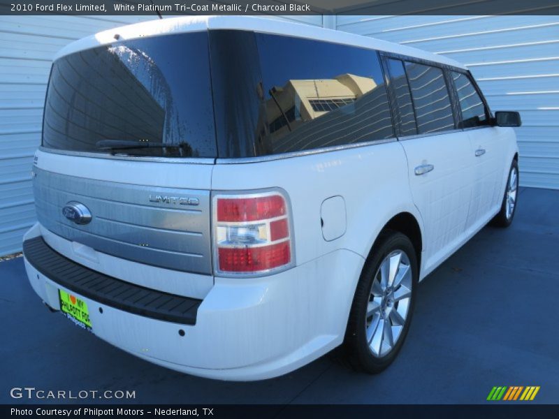 White Platinum Tri-Coat Metallic / Charcoal Black 2010 Ford Flex Limited