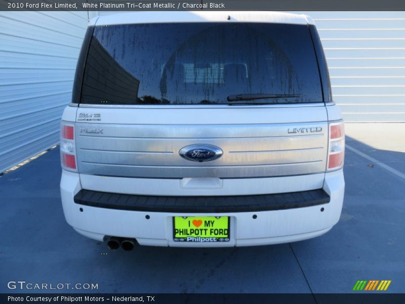 White Platinum Tri-Coat Metallic / Charcoal Black 2010 Ford Flex Limited