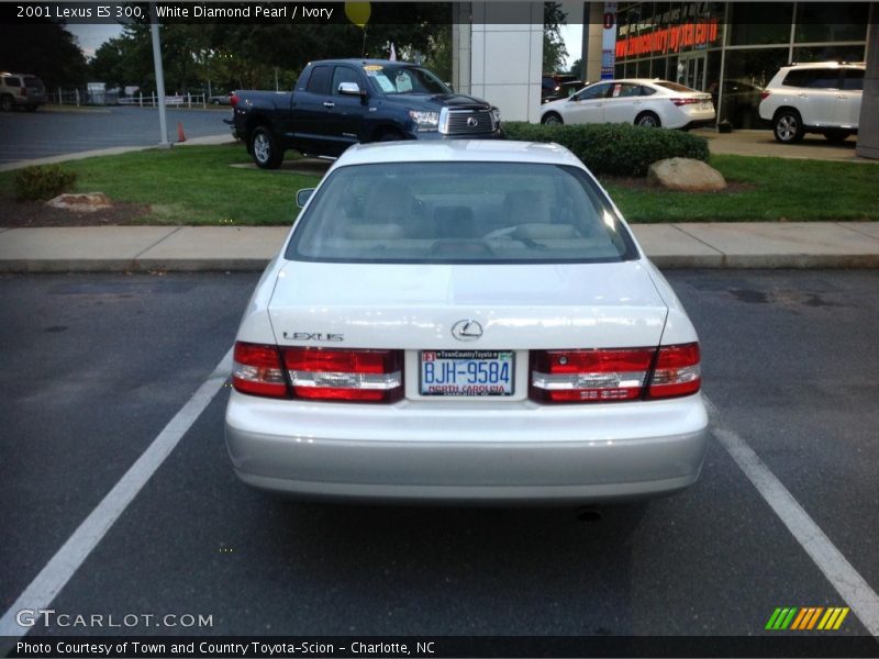 White Diamond Pearl / Ivory 2001 Lexus ES 300